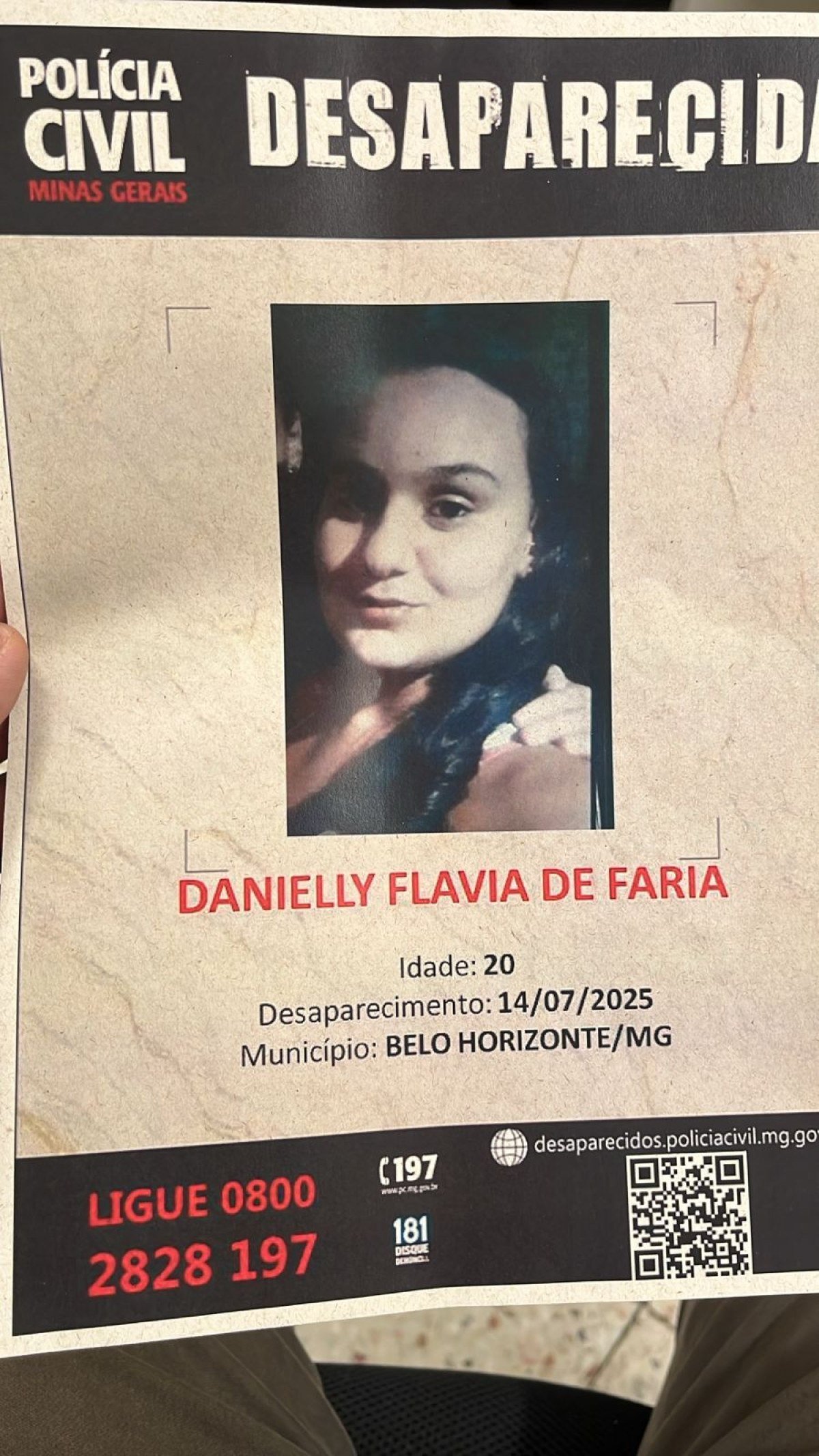 Danielly estava em casa cuidando do pai quando foi vista subindo em uma moto de aplicativo