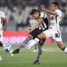Atuações do Botafogo contra o Vitória: Lucas Arcanjo ofusca estreia de Davide Ancelotti - Vitor Silva/Botafogo