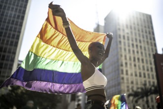 Turismo LGBTQ+: Brasil se destaca em ranking global de hospitalidade inclusiva