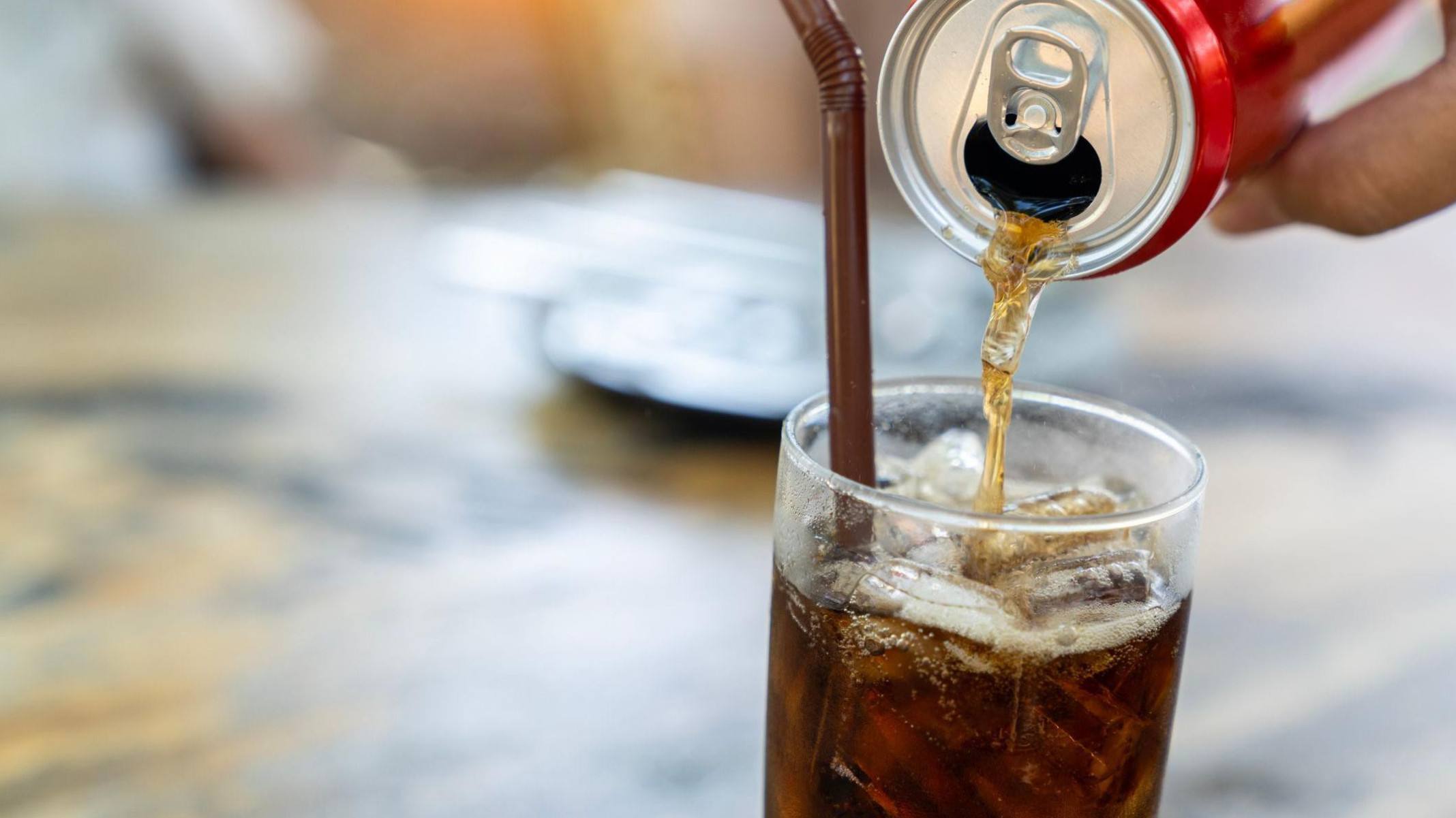 Como Trump quer mudar receita da Coca-Cola nos EUA - BBC