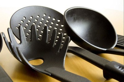 É muito comum cometermos erros quando estamos na cozinha, porém alguns deles podem resultar em complicações sérias para a saúde. Pensando nisso, fizemos uma galeria com dicas e informações para você. -  (crédito: Creative Commons CC0/hippopx.com)