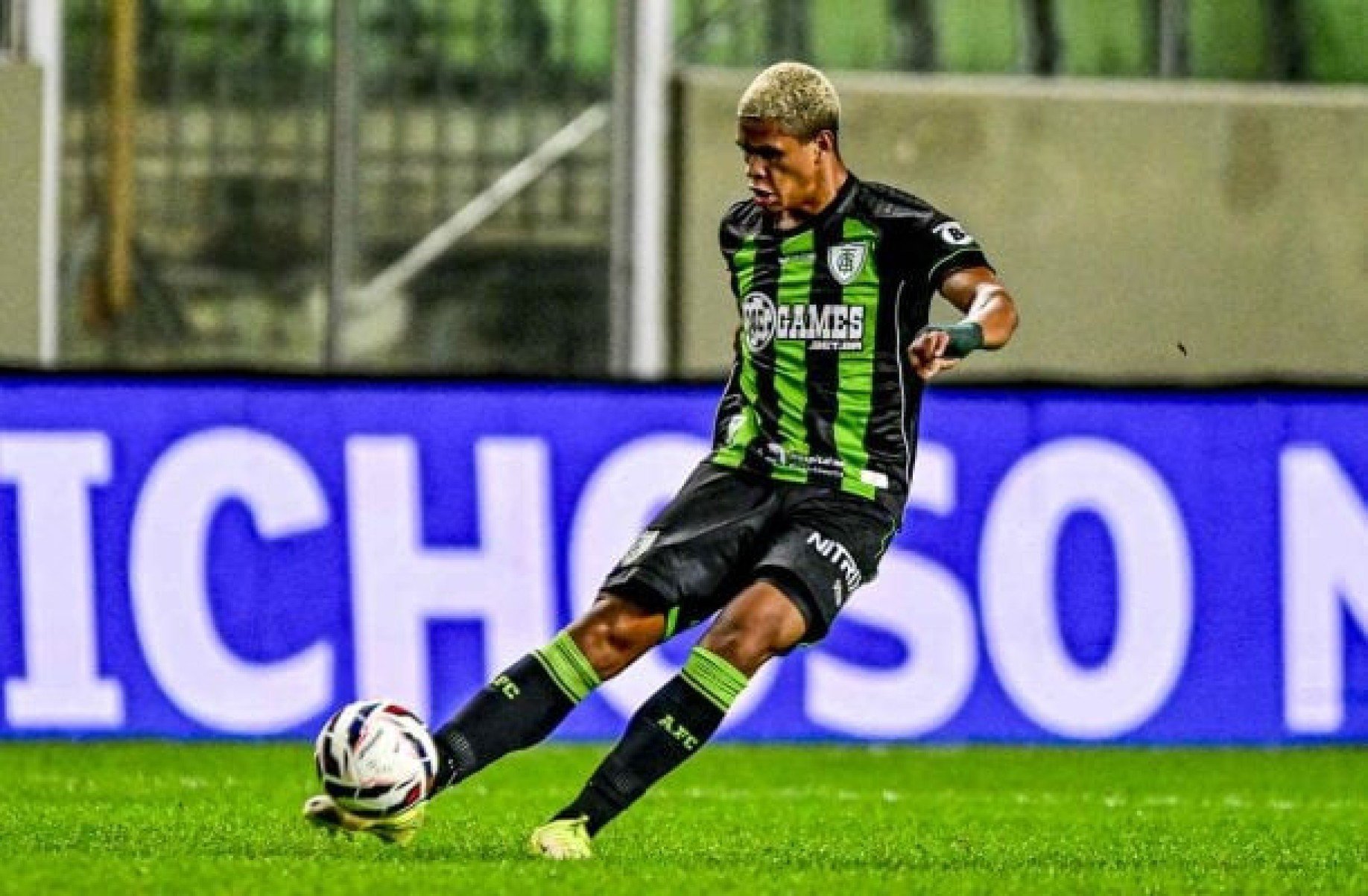 Vasco deseja o retorno de Barros, emprestado ao América-MG