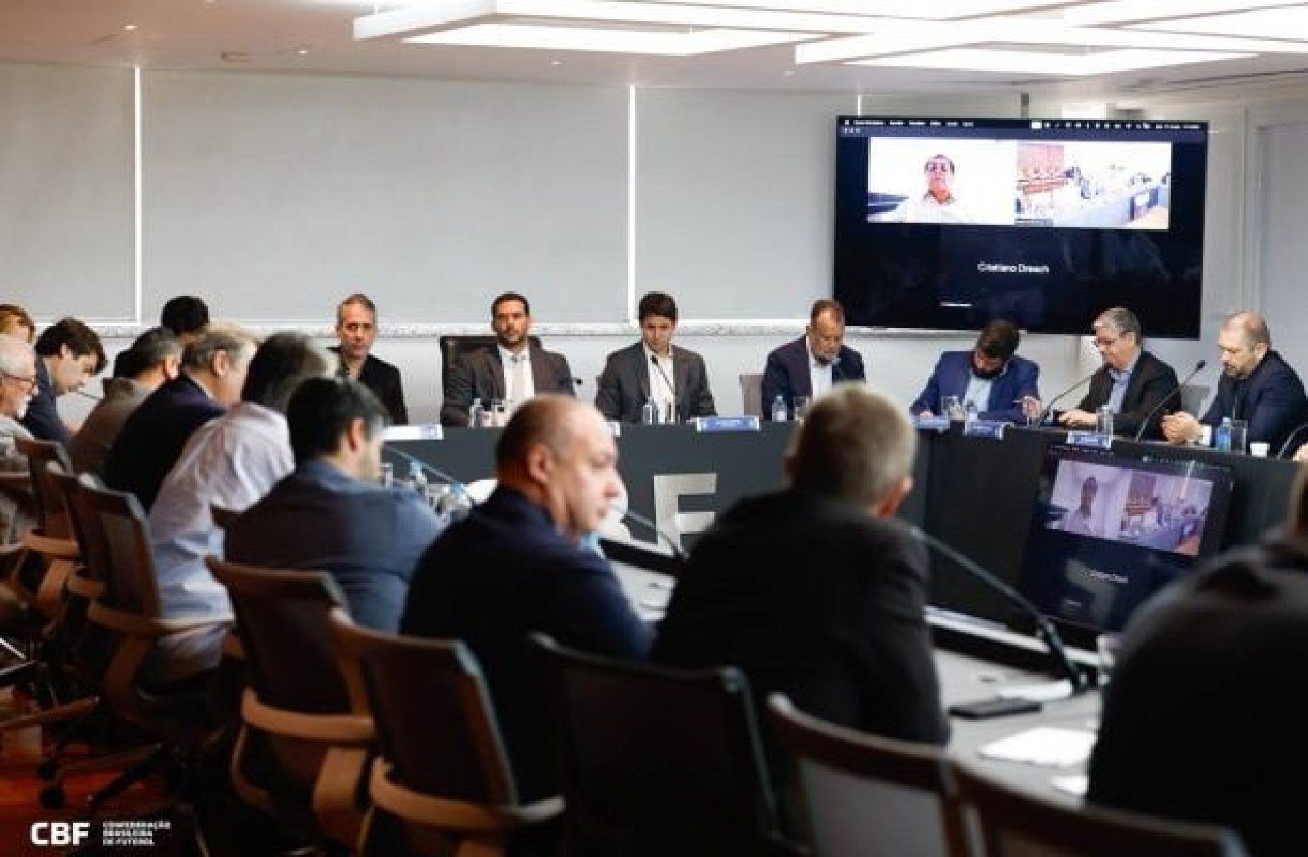 Clubes da Série B pedem aumento de receita em reunião na CBF