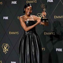 Atriz Ayo Edebiri obtém feito inédito entre mulheres com dupla indicação ao Emmy -  Reprodução do Instagram @ayoedebir