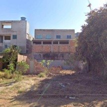 Em busca de conhecido, homem acha corpo carbonizado em lote abandonado - Reprodução/Google Street View