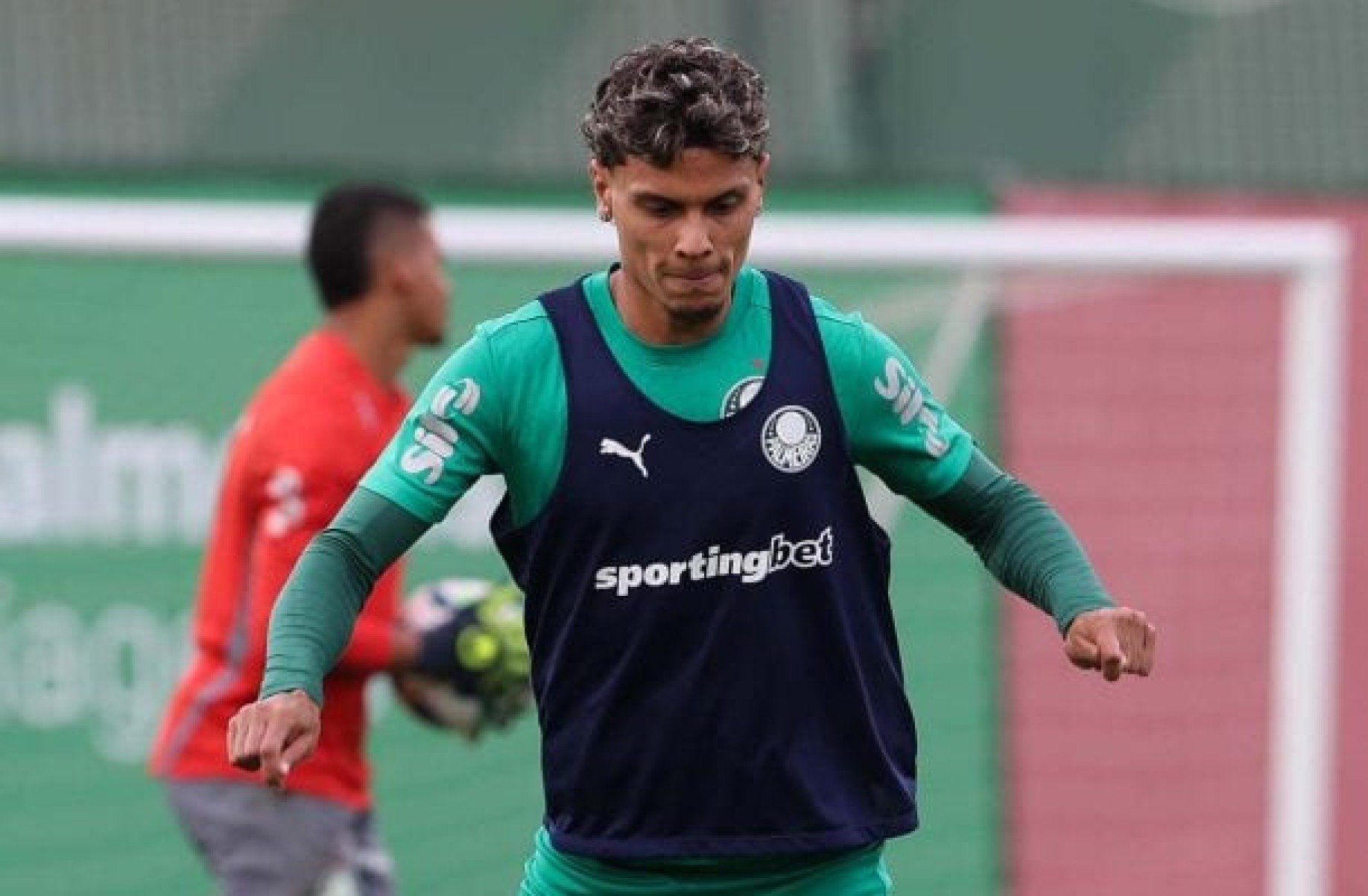 Palmeiras recusa nova oferta por Richard Ríos e Roma desiste do jogador