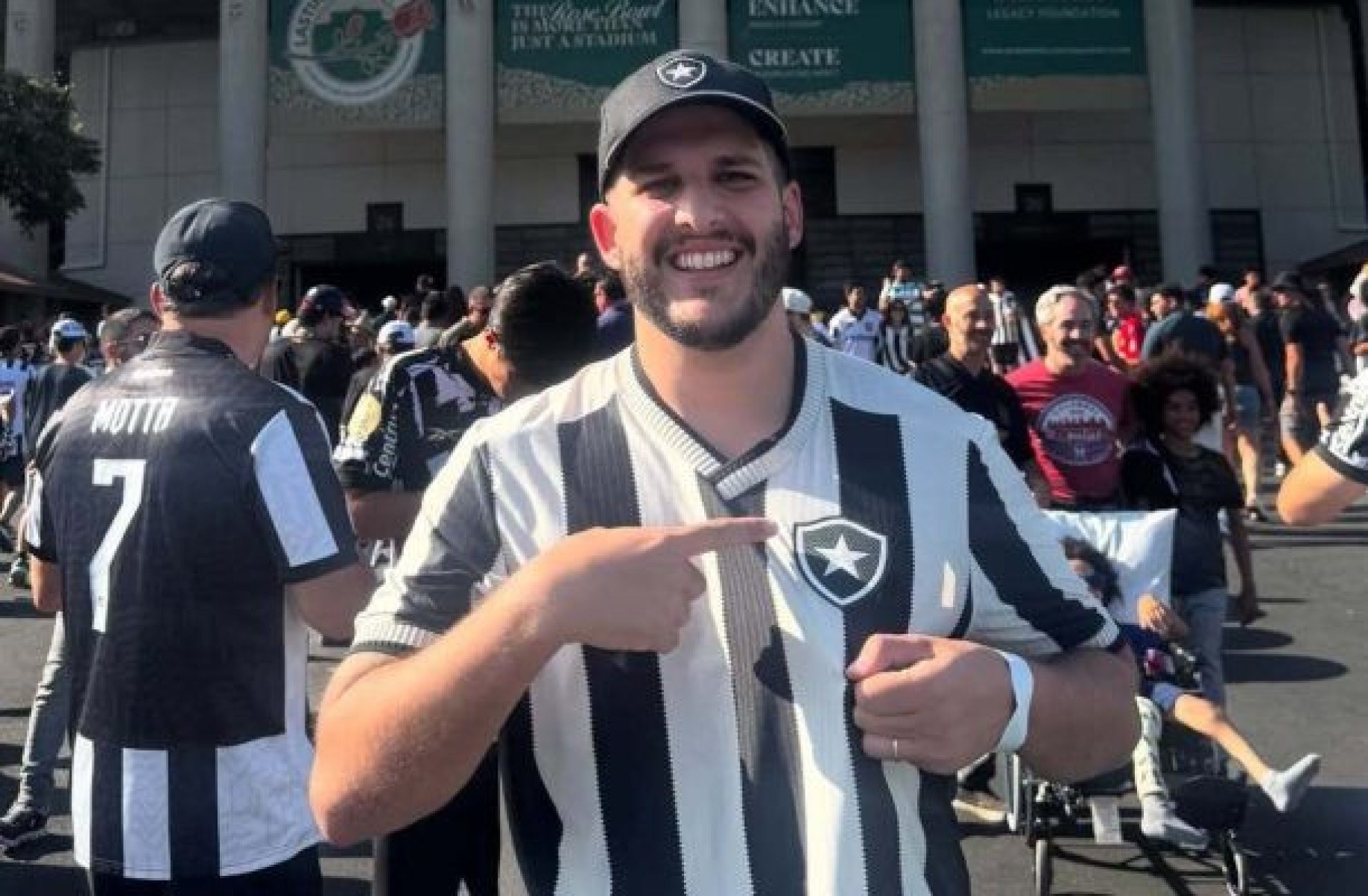 Contratação do Botafogo faz influencer ironizar rivais: ???Vai ter gente urrando???