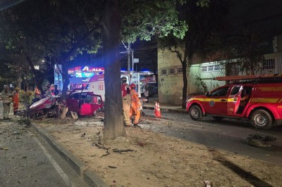 Uma das vítimas foi resgatada em estado grave pelo Corpo de Bombeiros -  (crédito: CBMMG/Divulgação)