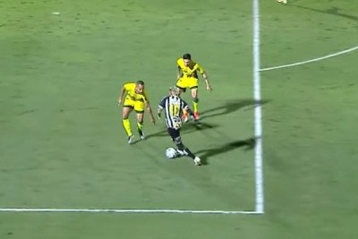 O Santos visitou o Mirassol neste sábado, 19/7 pelo Brasileirão. Veja como o Jogada10  avaliou a performance dos santistas, que perderam por 3 a 0. Foto: Reprodução Cazé TV -  (crédito: Reprodução Cazé TV)