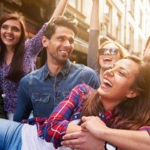 Veja como a amizade impacta a saúde mental