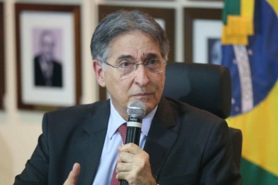 Chega ao STF processo por corrupção contra Pimentel, ex-ministro que dirige estatal -  (crédito: Platobr Politica)