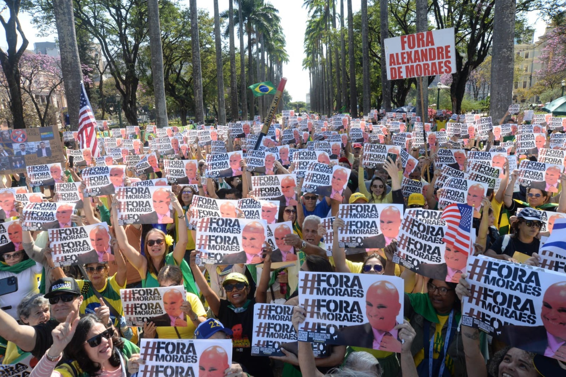 Ato organizado por bolsonaristas na Praça da Liberdade pediu impeachment do ministro do Supremo Tribunal Federal (STF), Alexandre de Moraes-Túlio Santos/EM/D.A Press