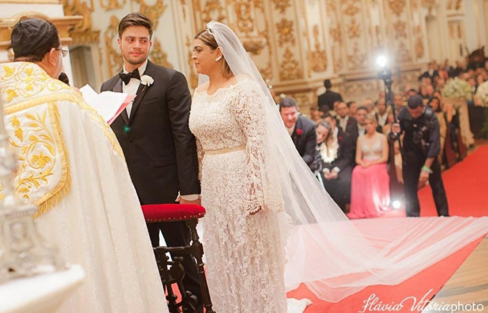 Casamento de Preta com Rodrigo Godoy na igreja