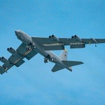 Avião comercial evita por pouco colisão com bombardeiro B-52 nos EUA - PxHere