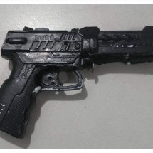 Homem tenta assaltar jovens com arma falsa e acaba preso após luta corporal - PMMG/Divulgação
