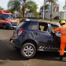 Motorista de 13 anos capota carro com adolescentes em Uberlândia - Divulgação/CBMMG