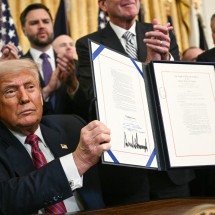 Trump e sua influência sobre independência das instituições dos EUA -  Brendan SMIALOWSKI / AFP