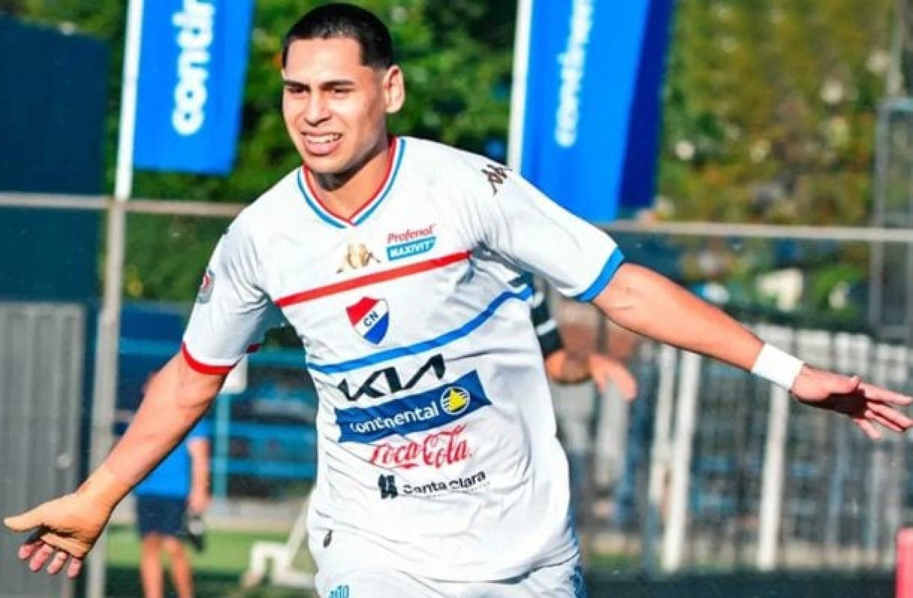 Presidente do Santos confirma contratação de atacante paraguaio