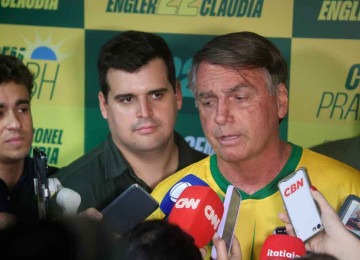 Nikolas e Engler e mais dois mineiros estiveram com Bolsonaro na segunda-feira  -  (crédito: MARCOS VIEIRA/em/d.a press)
