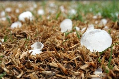 Nos últimos anos, diversos episódios envolvendo chuva de granizo no Brasil causaram estragos e ofereceram perigo para a população. Entenda como esse fenômeno acontece! -  (crédito: Etienne Marais/Pixabay )