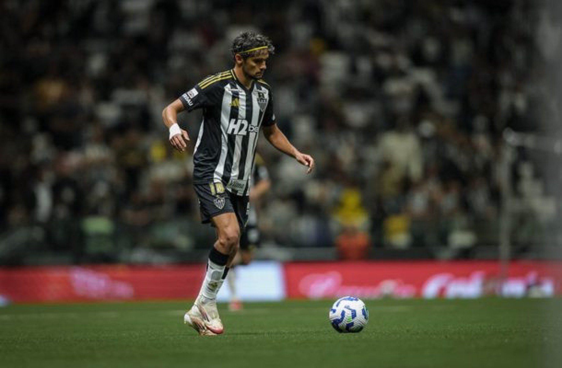 Scarpa, Igor Gomes e Júnior Santos notificam Atlético por atrasos em pagamentos