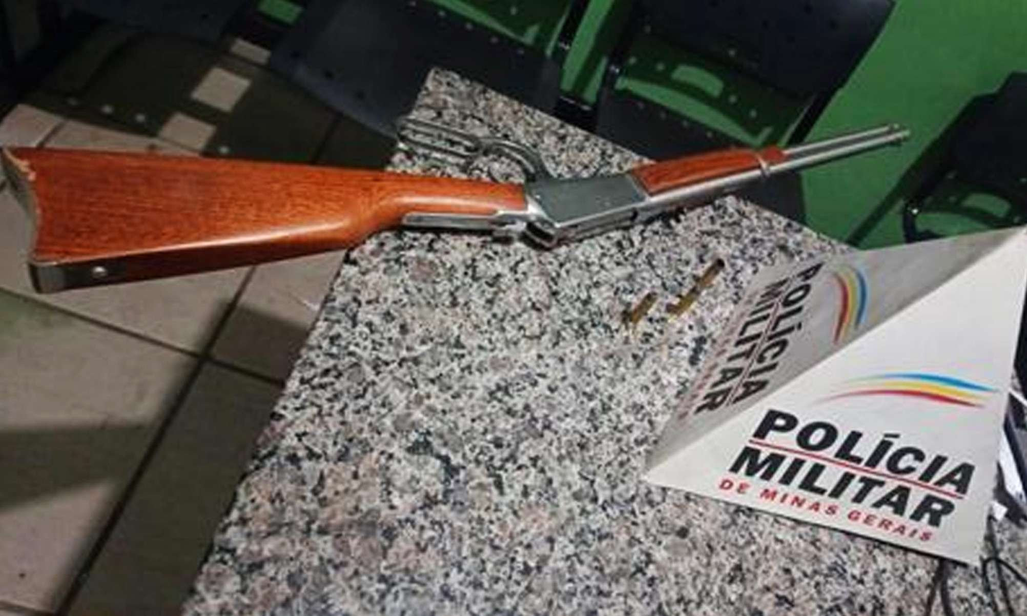 Mulher é suspeita de atirar acidentalmente e matar marido em Minas - PMMG/Divulga&ccedil;&atilde;o