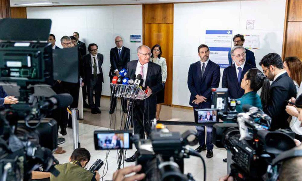 Alckmin adotou tom cauteloso ao tratar da possível reciprocidade e sinalizou que o governo ainda considera a questão como parte de uma Alckmin adotou tom cauteloso ao tratar da possível reciprocidade e sinalizou que o governo ainda considera a questão como parte de uma
