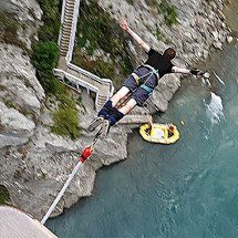 Lugares perfeitos para praticar bungee-jumping - - Reprodução Youtube