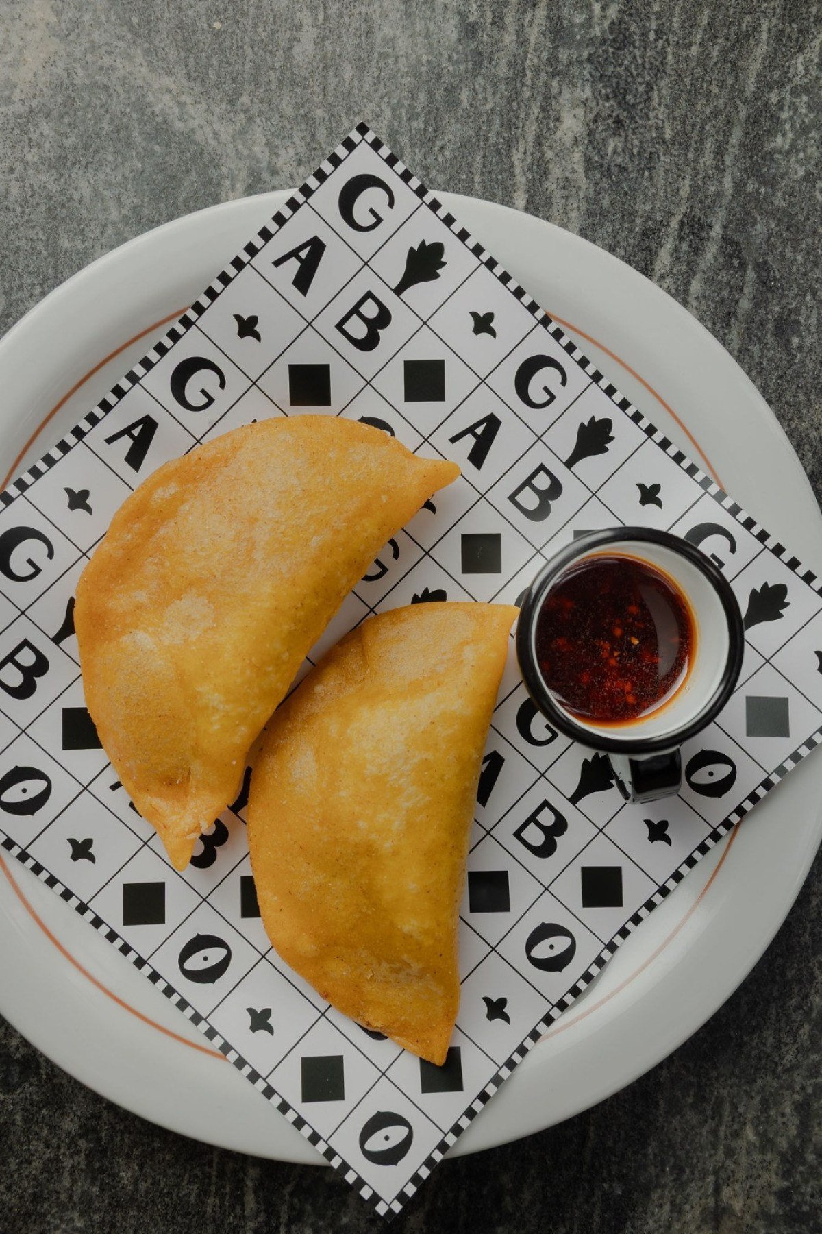 Empanadas venezuelanas se parecem com o pastel de angu mineiro