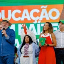 Líder do PT diz que governo federal busca solução com empresas - Ricardo Stuckert / PR