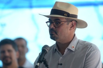Simões pede posição da União sobre oferta de estatais sem aval da ALMG