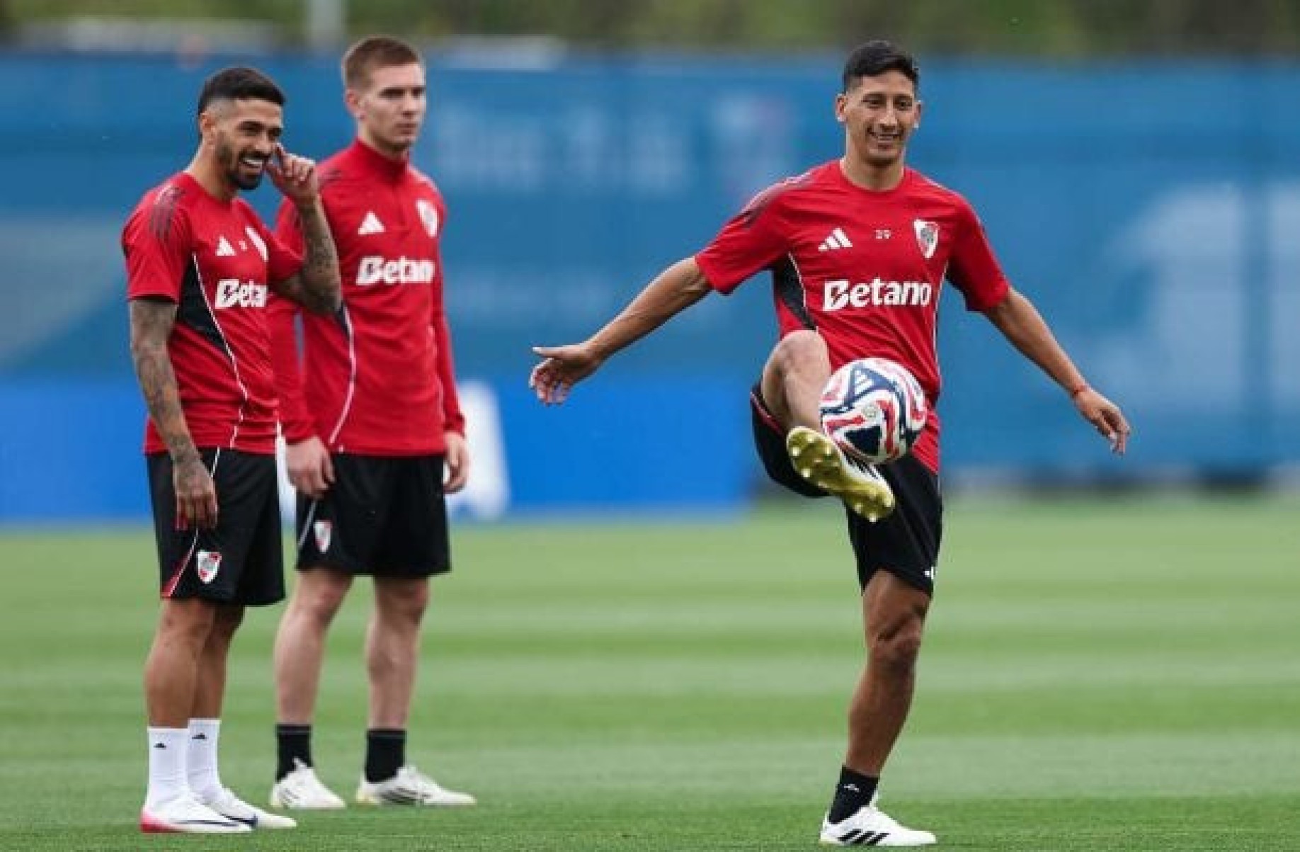 De saída do River Plate, jogador publica tocante mensagem de despedida