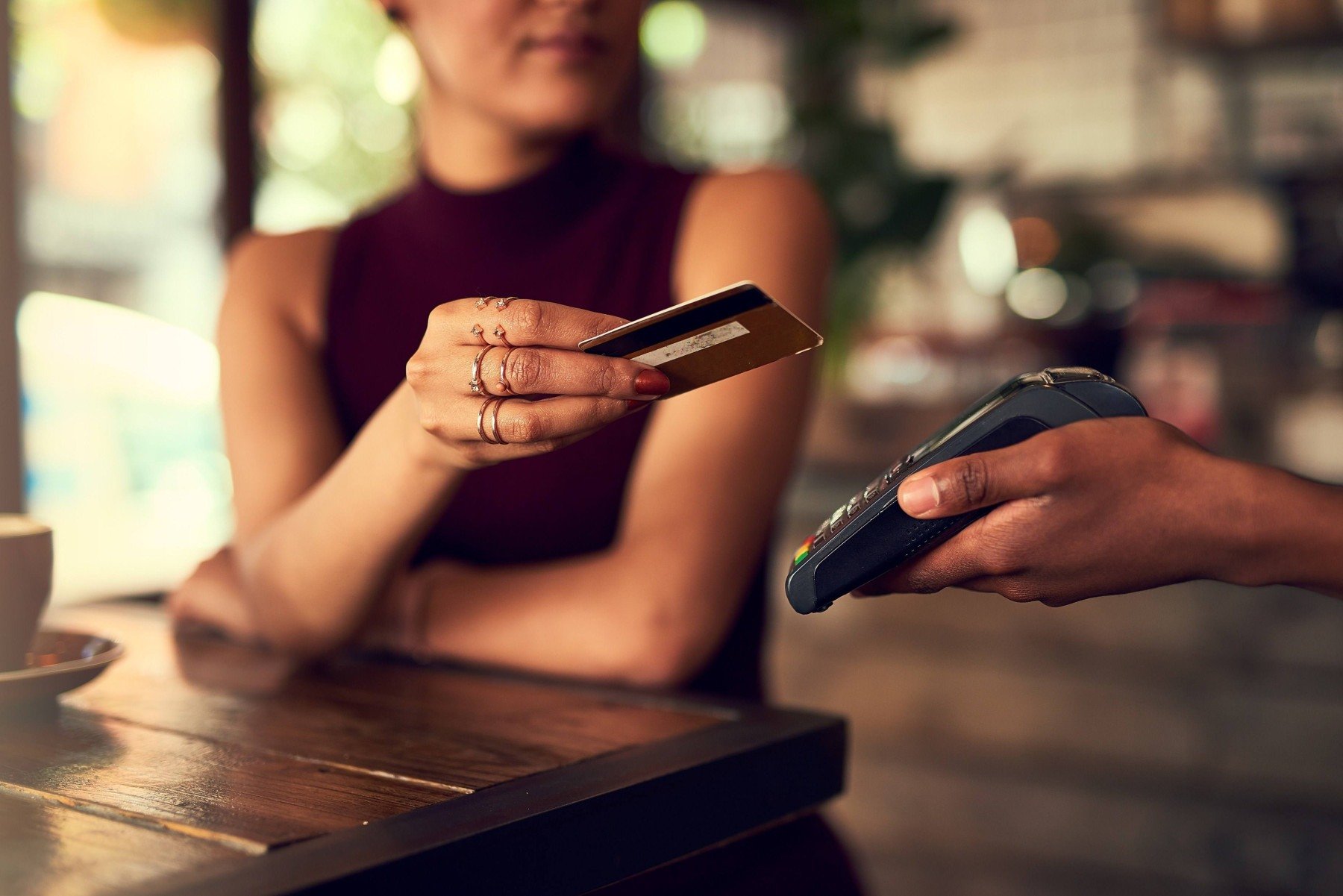 RecebeAqui lança solução de IA para pagamentos digitais - DINO