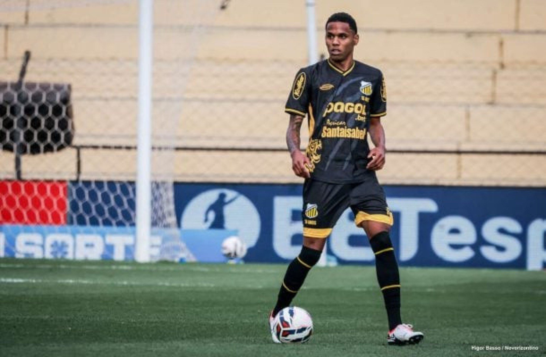Botafogo se aproxima de termos para contratar zagueiro do Novorizontino