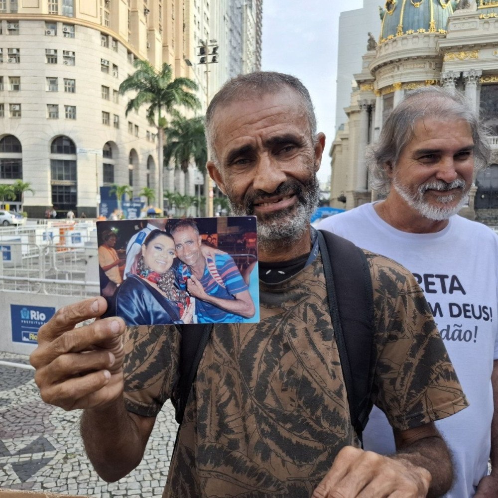 Frequentador de velórios de celebridades conta porque vai a tantos funerais