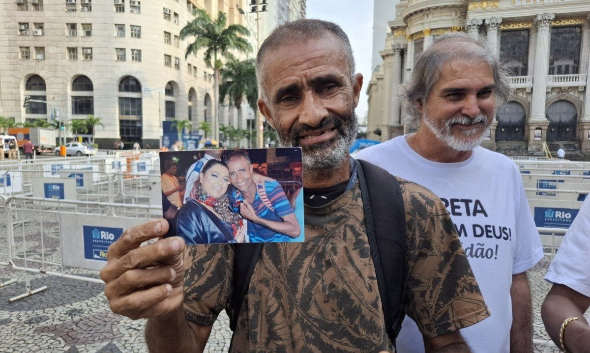 Fã mostra foto que tirou com Preta Gil -  (crédito: Tiê Leal/Tupi)