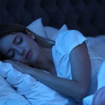 Melhor posição para dormir: descubra o impacto das posturas no seu corpo - @africa-images