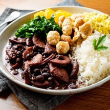 Além da feijoada no almoço, o cine-grátis na Avenida Afonso Pena era outro programa agradável dos sábados, no passado -  (crédito: Victor Schwaner/ Divulgação)