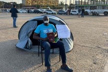 H&#233;lio Neg&#227;o acampa em frente ao STF por Bolsonaro