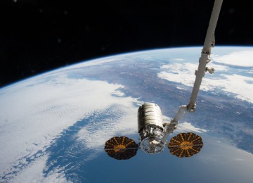Satélite na órbita do planeta Terra; imagem meramente ilustrativa
 -  (crédito: Nasa)