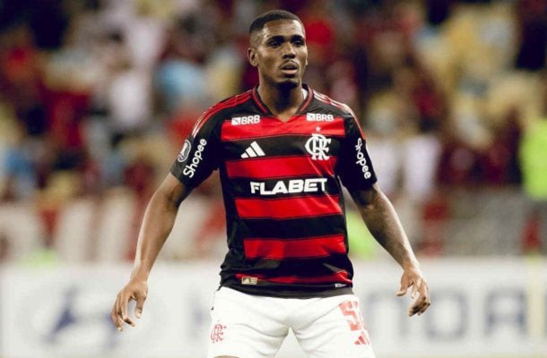 Evertton Araújo, do Flamengo, encanta web com filha recém-nascida