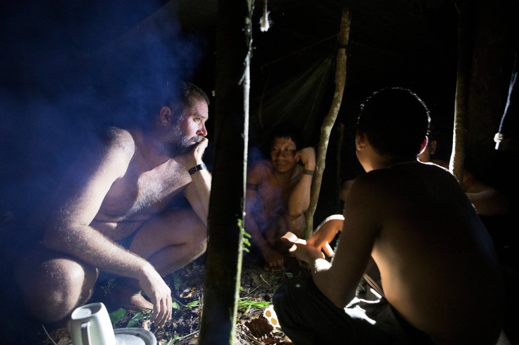 Bruno Pereira no Vale do Javari, em 2018, ao lado dos povos indígenas. O indigenista era especialista em povos isolados e sabia falar diversas línguas nativas -Gary Calton/Divulgação