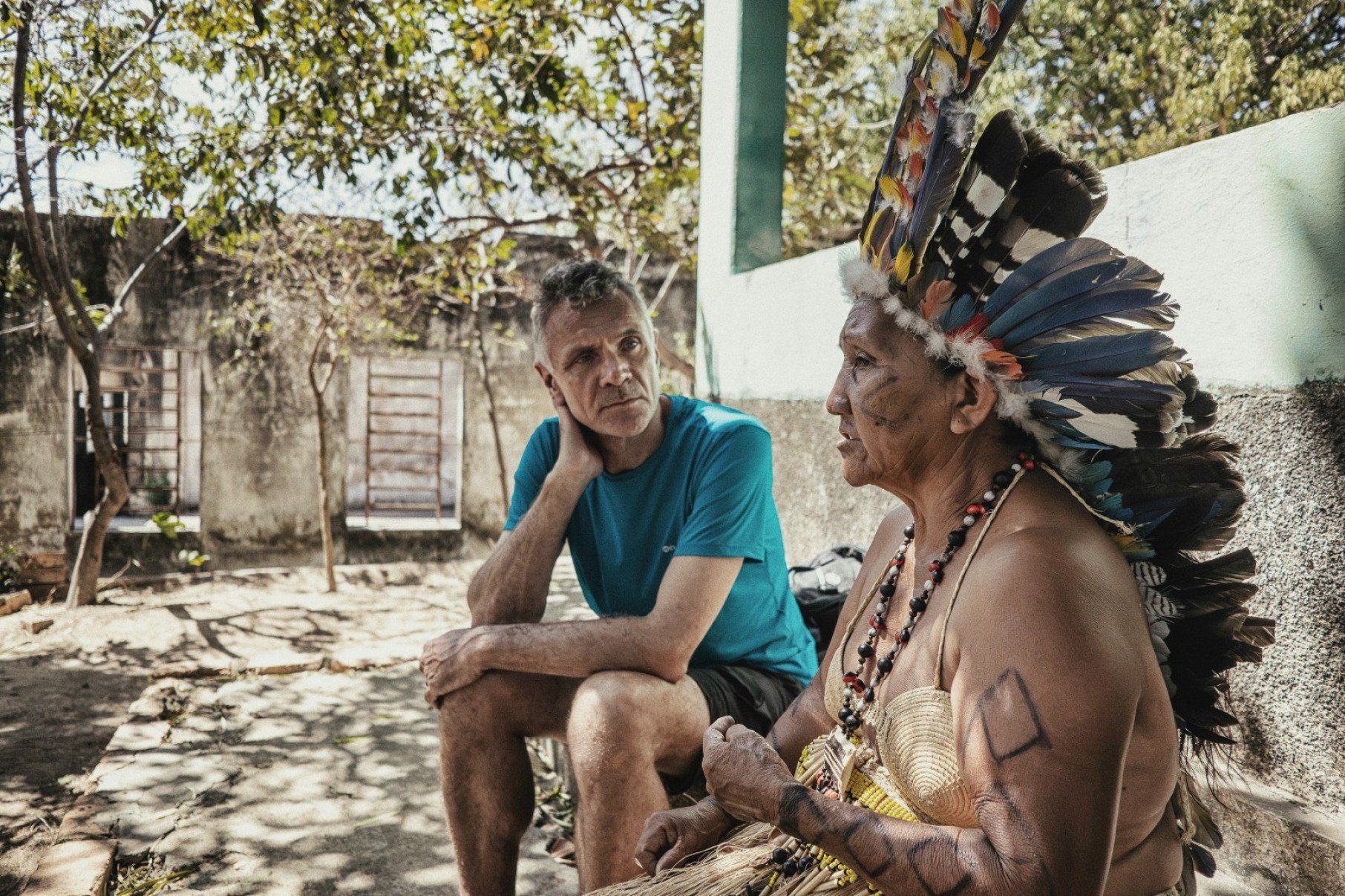 Dom em entrevista com Mariana Tobias, do povo Macuxi, na terra indígena Raposa Serra do Sol (Roraima)-Nicoló Lanfranchi/Divulgação