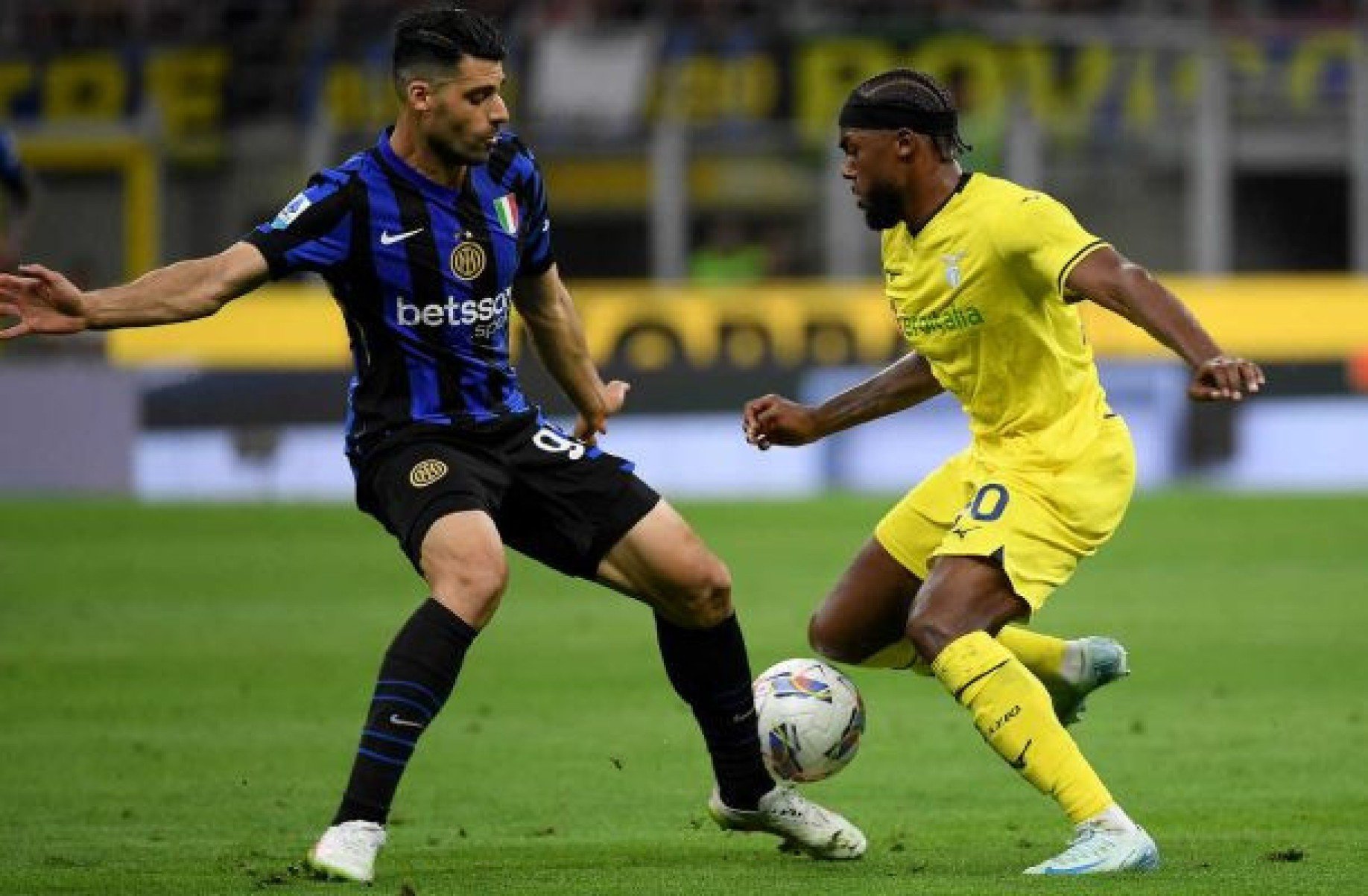 Botafogo negocia com centroavante da Inter de Milão