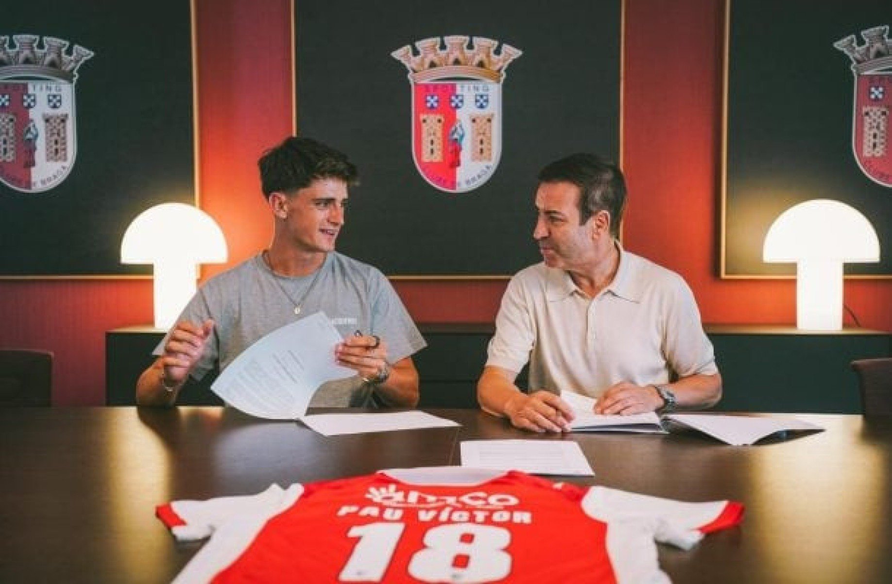 Barcelona acerta a venda do atacante Pau Víctor para o Braga, de Portugal