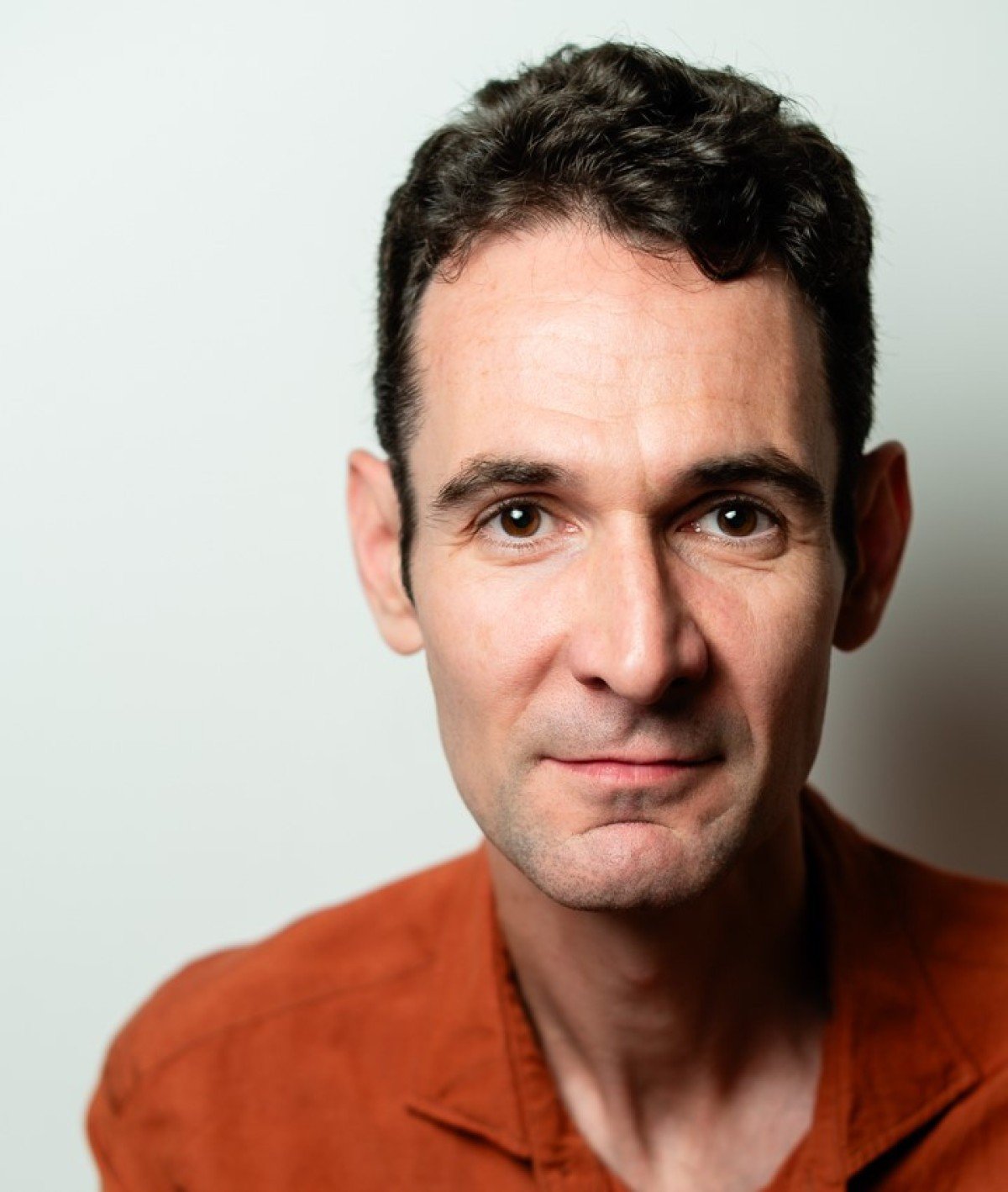 Tom Phillips é correspondente do The Guardian na América Latina, colaborador do livro de Dom e autor do podcast 