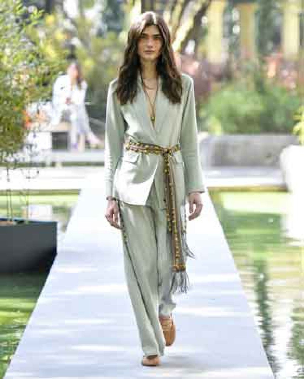 A marca une o clássico ao contemporâneo