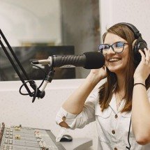 Cuidar da voz também faz parte da saúde; saiba o que fazer - prostooleh - freepik