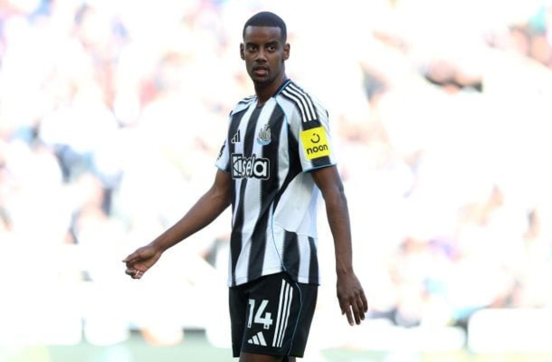 Al-Hilal faz proposta milionária por destaque Isak, destaque do Newcastle