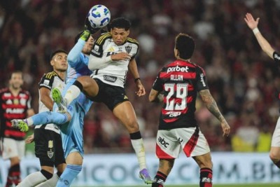 O Flamengo visitou o Atlético neste domingo, 27/7, pelo Brasileirão. Veja como o Jogada10 avaliou a performance dos Rubro-Negros. Foto:  Gilvan de Souza/Flamengo -  (crédito:  Gilvan de Souza/Flamengo)